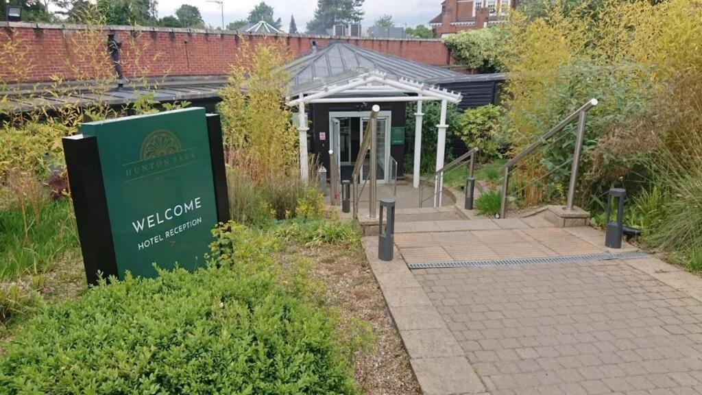 Hunton Park Hotel Kings Langley Eksteriør bilde